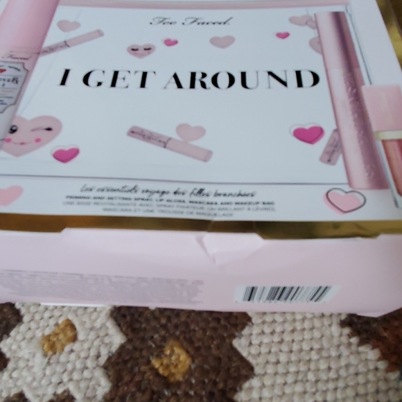 Too Faced I Get Around Travel Make up Set - Picture 3 of 5